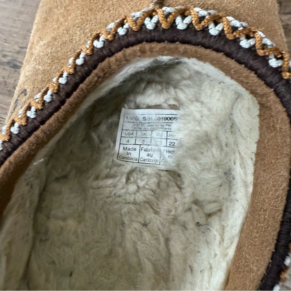 UGG Kids Tan Slippers with Patterned Trim - Picture 7 of 9